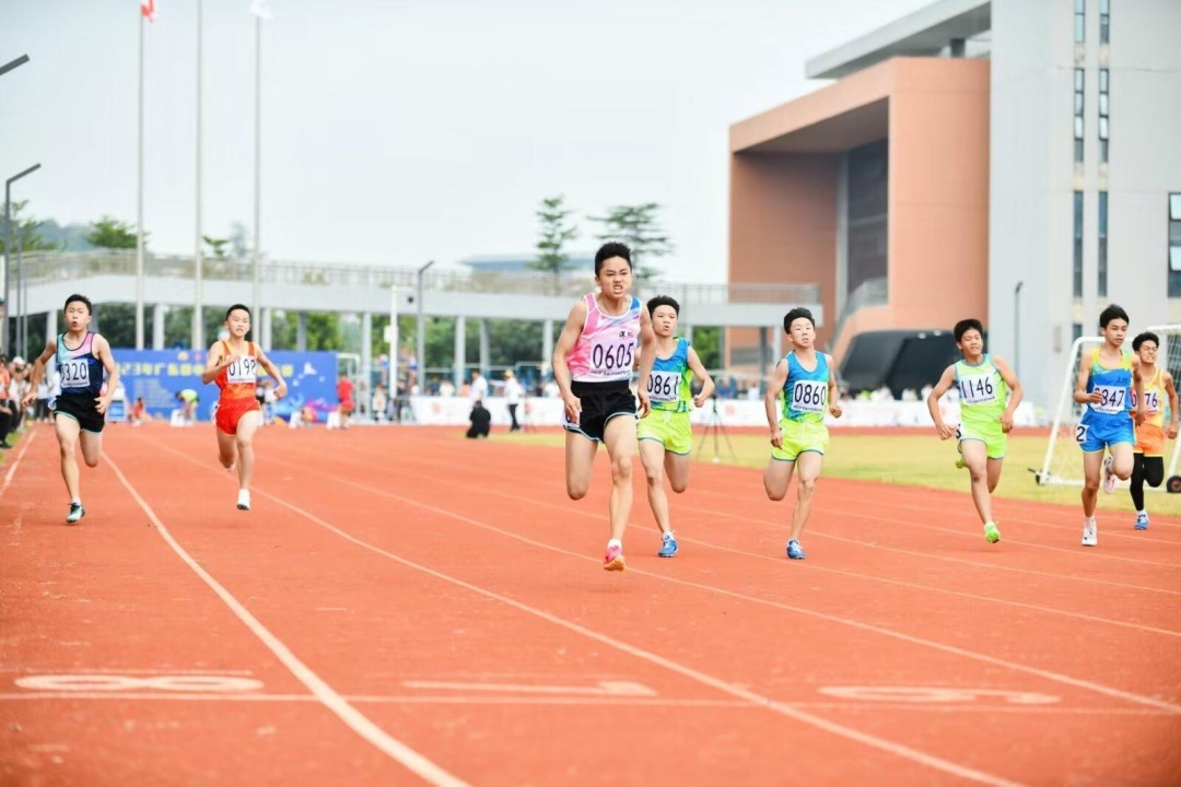 深圳12岁“小飞人”百米跑11秒63!比肩同期苏炳添 深圳12岁“小飞人”百米跑11秒63!比肩同期苏炳添