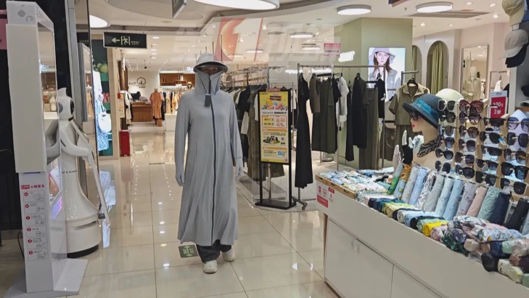 防晒衣热销，医生提醒：并不是裹得越严实越好