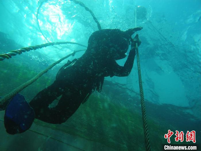 为何将饱和潜水员称为“深海中的航天员”？