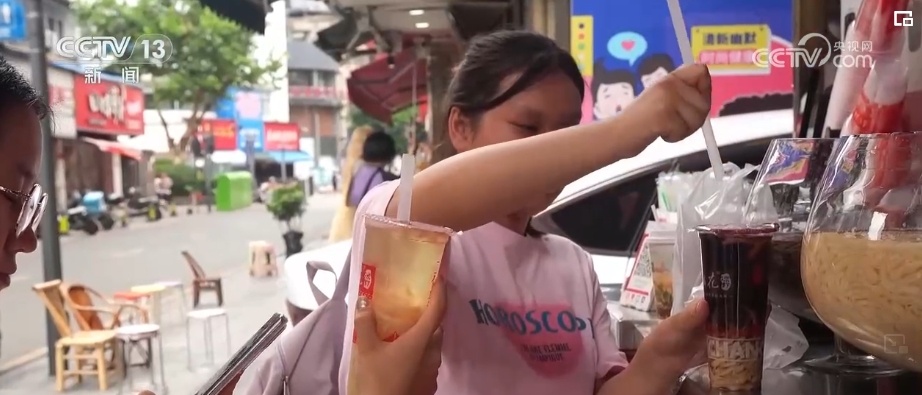 “夏日经济”清凉爽一“夏” 食在当“夏”激活消费新活力 “夏日经济”清凉爽一“夏” 食在当“夏”激活消费新活力