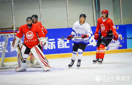 炎炎夏日来齐齐哈尔看场冰球吧