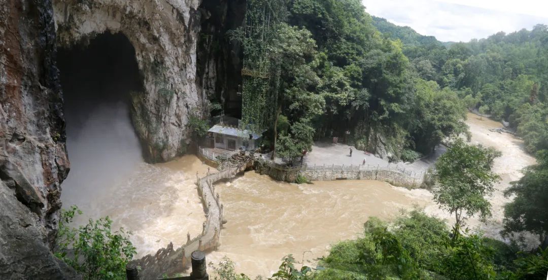 黄果树大瀑布水位持续上涨 迎来2024年最大水量