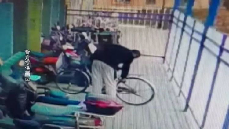连环盗窃自行车 一流浪汉被抓