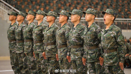 热血青春！直击新兵练兵场