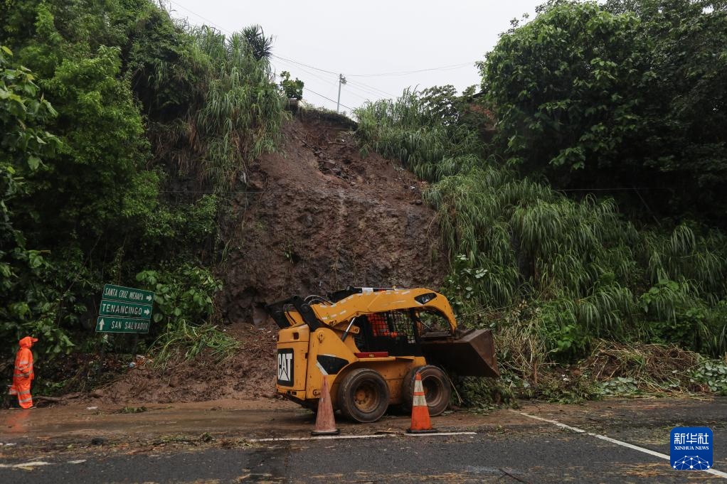 萨尔瓦多暴雨引发自然灾害