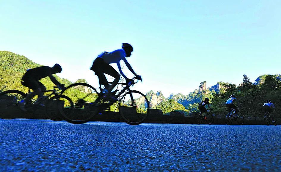 车速无边界，城市街头“暴骑团”该如何管？