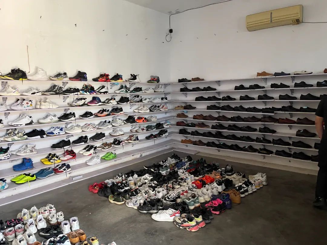 “怪”男子专偷门口旧鞋，警方4小时抓获！