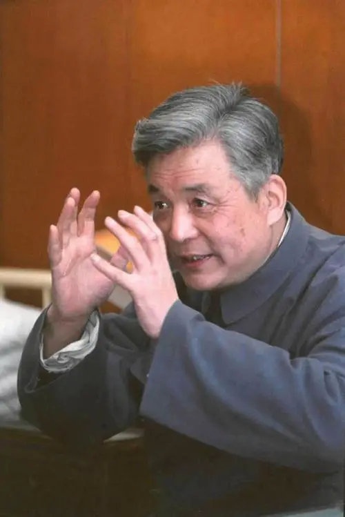 清华今年给本科新生的礼物上新！网友：心动