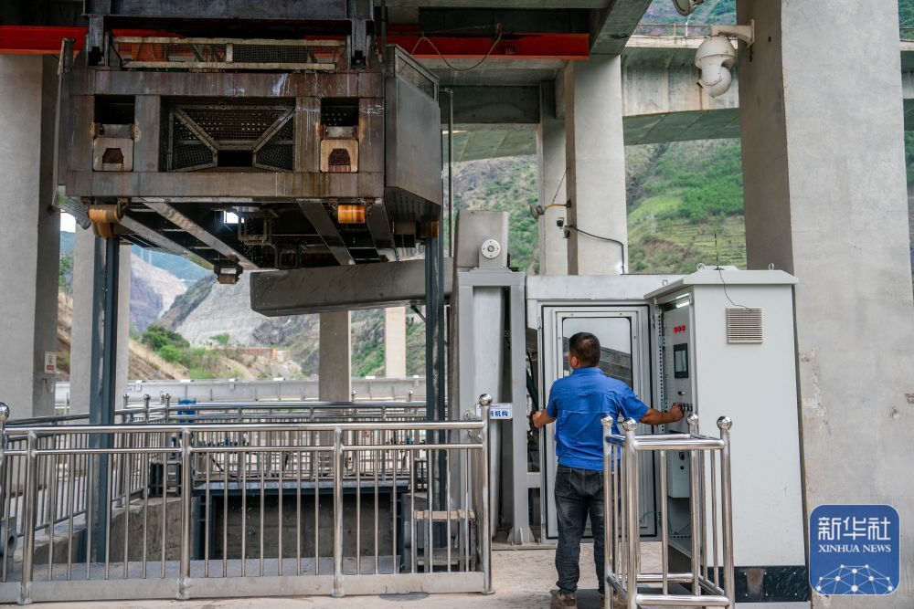 探访白鹤滩水电站