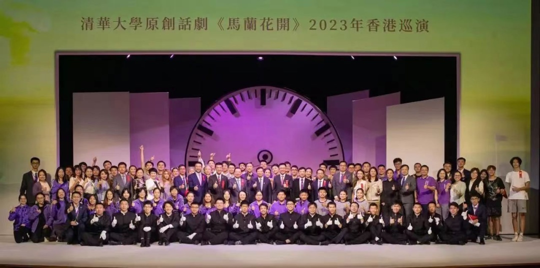 清华今年给本科新生的礼物上新！网友：心动