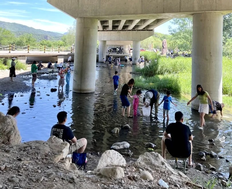 汛期野外游玩？快转到“家庭群”给每个人都提个醒——