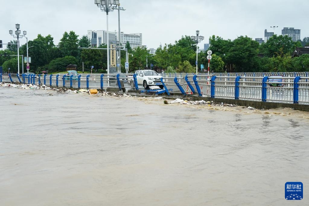 安徽黄山再遭暴雨袭击 歙县城区出现内涝