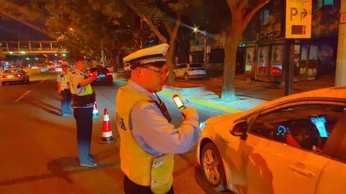 北京交警查获1768名酒驾司机,其中醉驾587人! 北京交警查获1768名酒驾司机,其中醉驾587人!