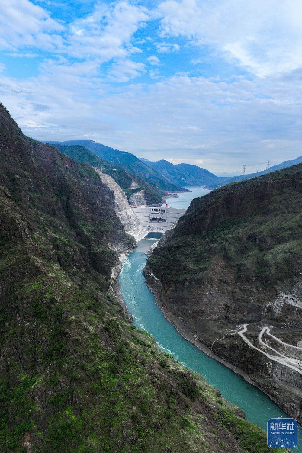 探访白鹤滩水电站