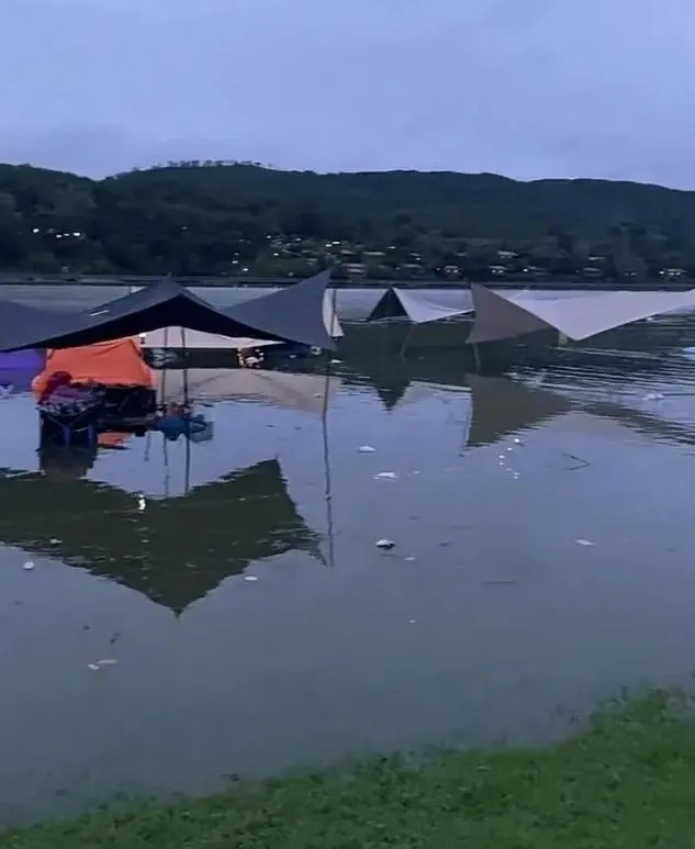 汛期野外游玩？快转到“家庭群”给每个人都提个醒——