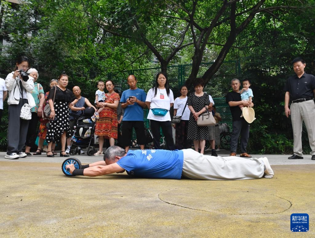 在“天府之国”看大爷们“硬核”健身 在“天府之国”看大爷们“硬核”健身