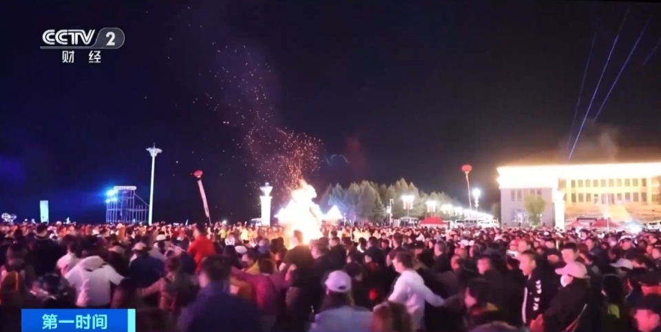 白昼长达21小时！黑龙江漠河不夜城火出圈，大批游客涌入打卡
