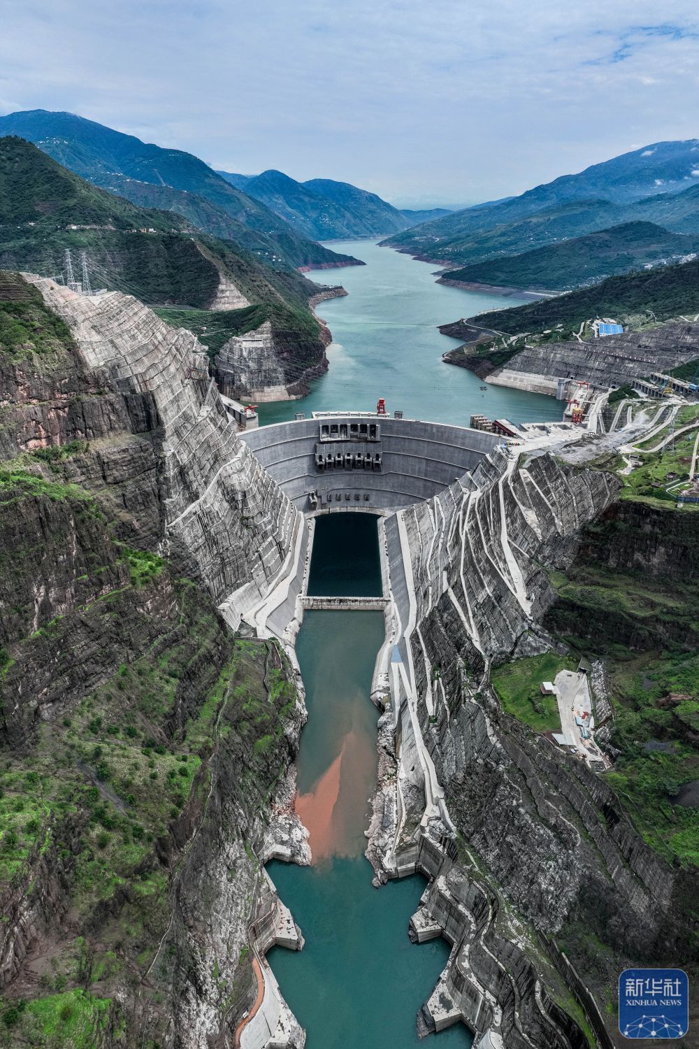 探访白鹤滩水电站