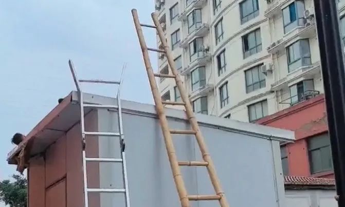5岁男童从9楼坠落，监控还原惊险一幕！