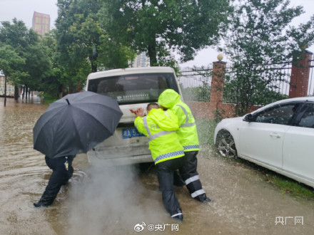 暴雨致长沙多条地铁线路停运