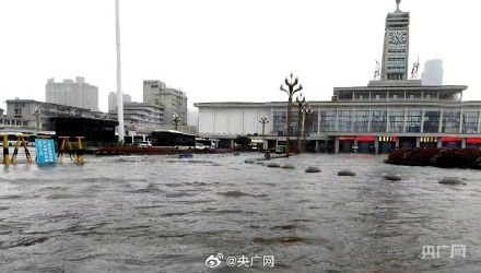 暴雨致长沙多条地铁线路停运
