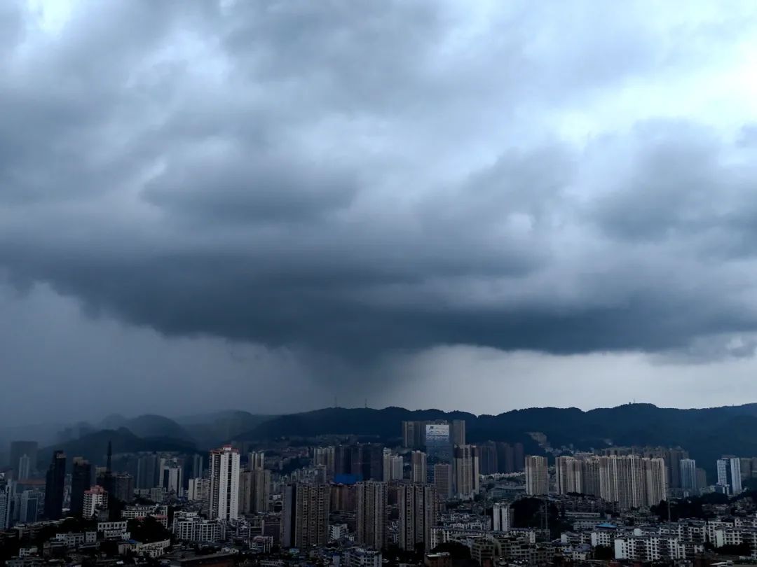 今年首个暴雨红色预警！贵州等地有持续性强降水