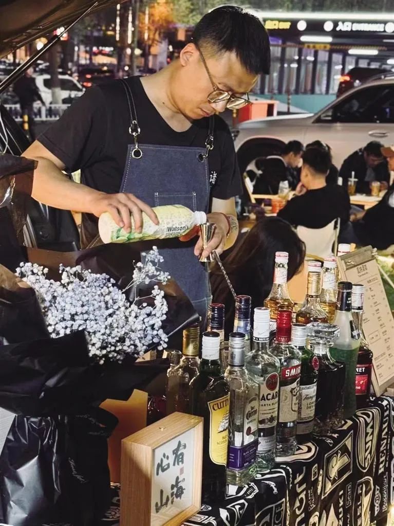 呼和浩特:夜晚“亮”了 商圈“火”了 文旅“热”了 呼和浩特:夜晚“亮”了 商圈“火”了 文旅“热”了