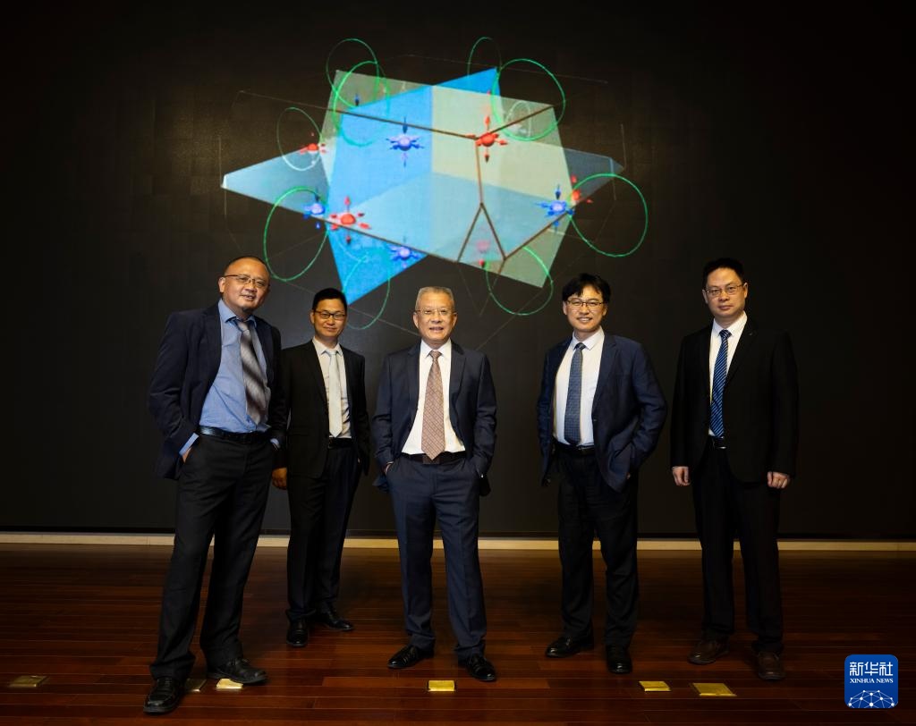 “拓扑物态研究的大门才刚刚打开！”