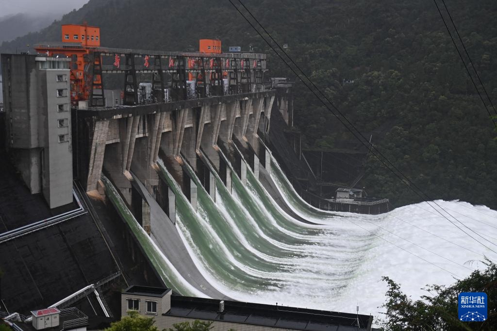 浙江：新安江水库加大至7孔泄洪闸泄洪