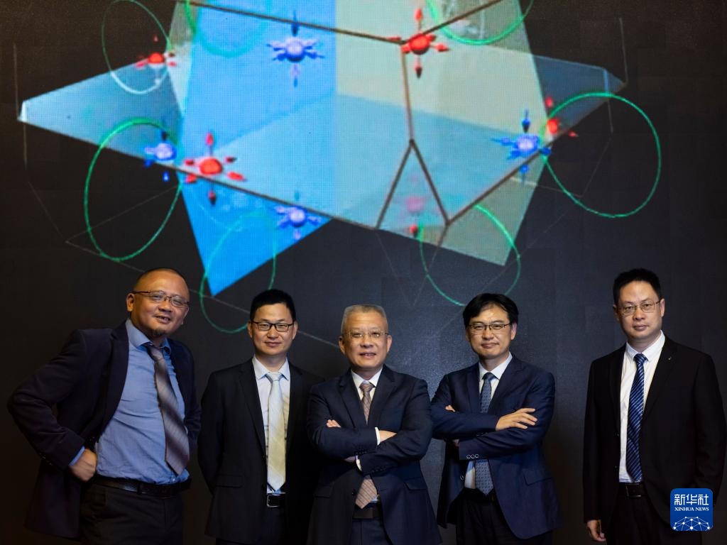 “拓扑物态研究的大门才刚刚打开！”