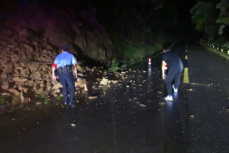 强降雨持续！江西多地告急！这一幕幕画面刷屏……