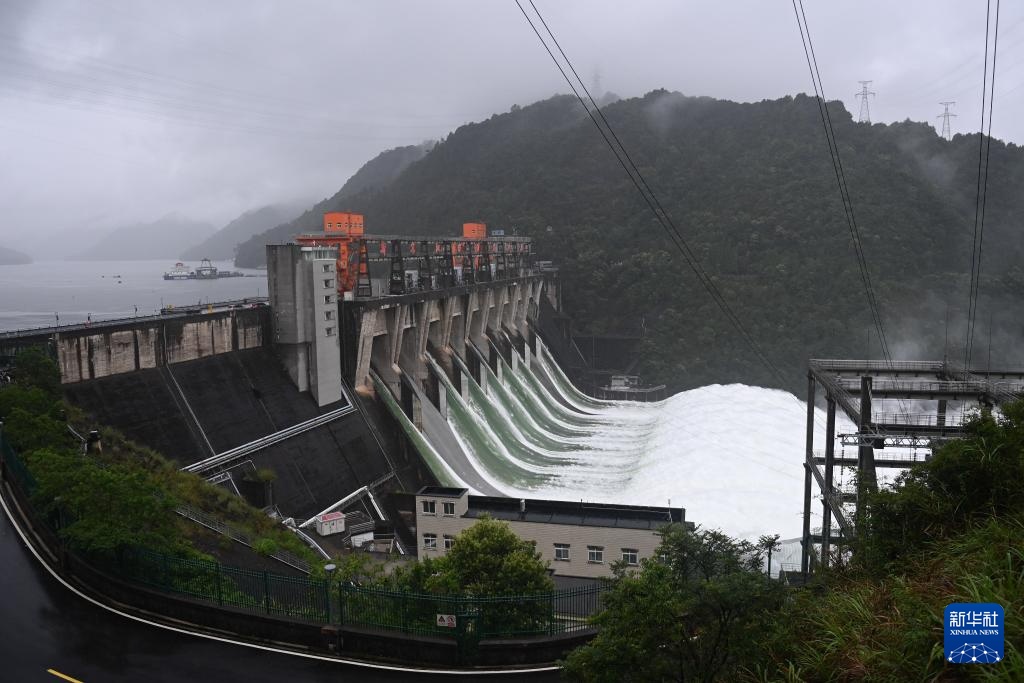 浙江：新安江水库加大至7孔泄洪闸泄洪