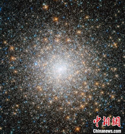 天文学家在宇宙大爆炸后4.6亿年星系中发现已知最早候选球状星团 天文学家在宇宙大爆炸后4.6亿年星系中发现已知最早候选球状星团