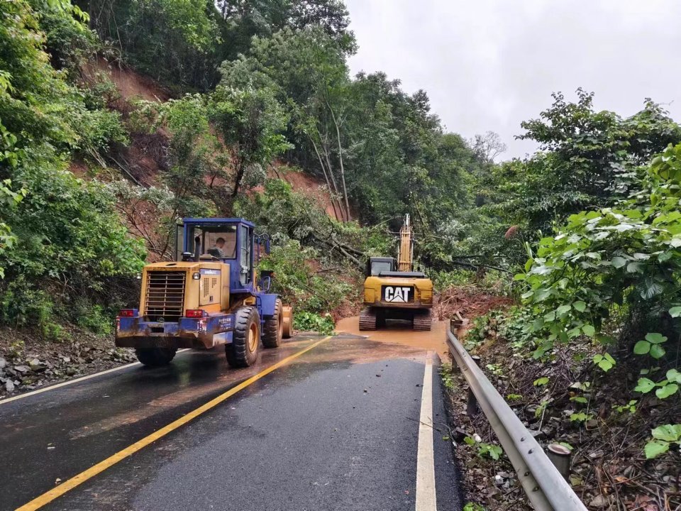强降雨致沅陵公路设施损毁2千余处，交通部门打响“保通”战役