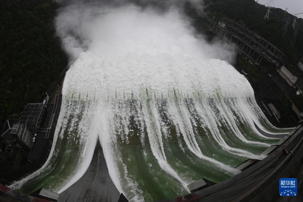 浙江：新安江水库加大至7孔泄洪闸泄洪