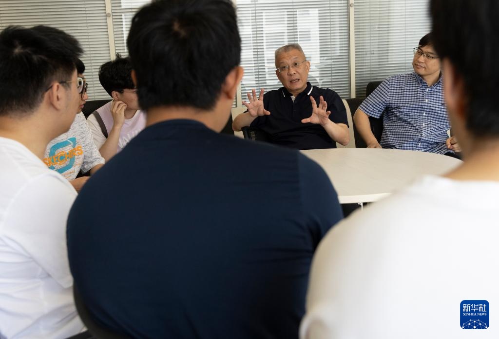 “拓扑物态研究的大门才刚刚打开！”