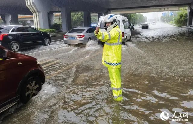 强降雨持续！江西多地告急！这一幕幕画面刷屏……