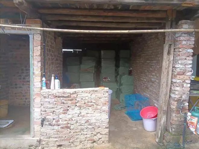 “正品积压货”,产自养猪场!不到一年卖出近3万件 “正品积压货”,产自养猪场!不到一年卖出近3万件