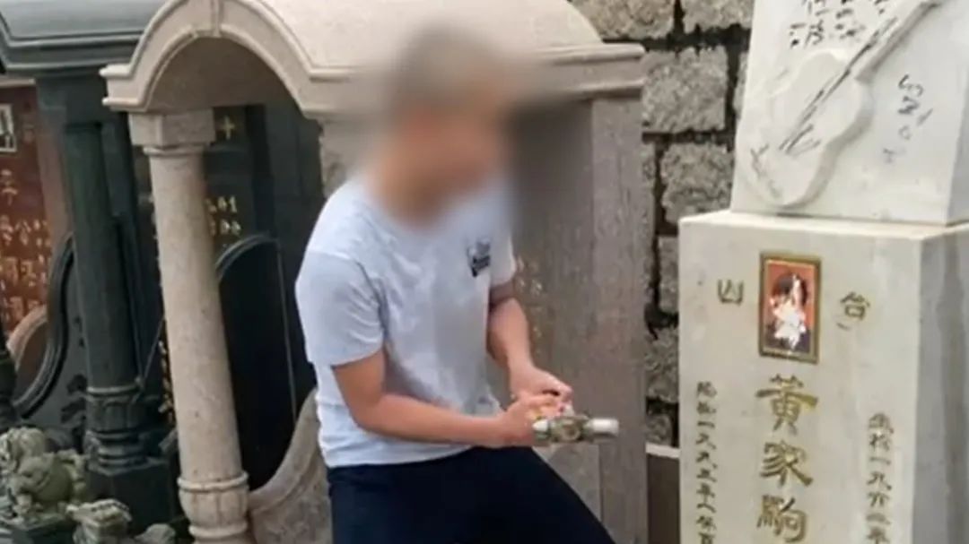 破坏黄家驹墓碑2被告认罪！7月将被判刑→