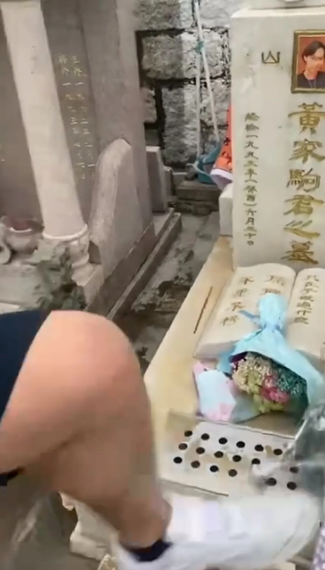 破坏黄家驹墓碑2被告认罪！7月将被判刑→