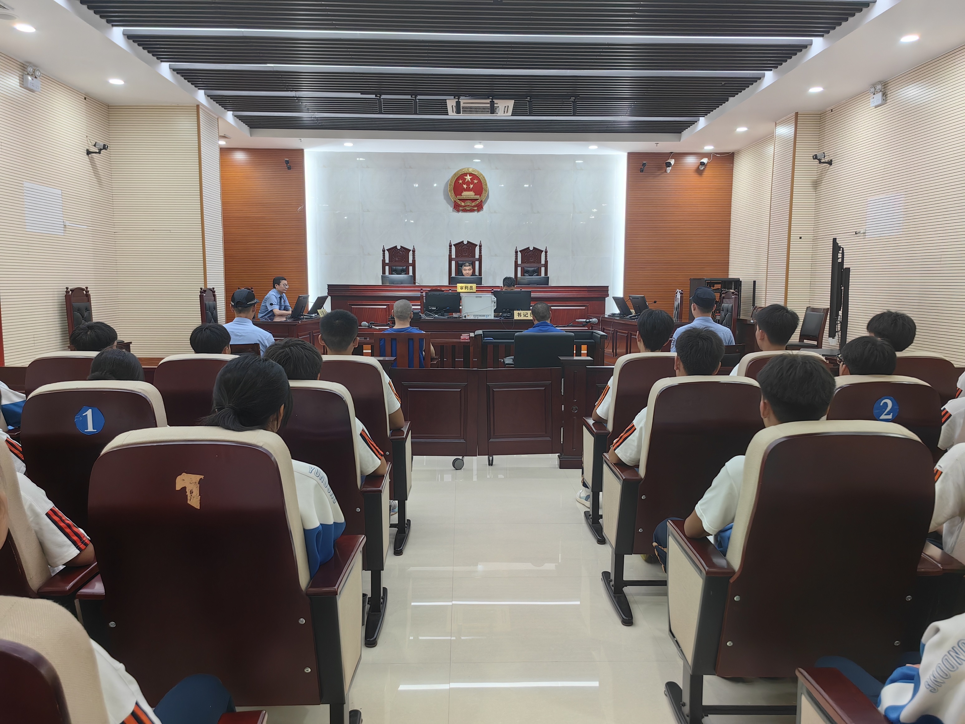 广西平乐法院公开审理并宣判一起贩卖毒品案件 广西平乐法院公开审理并宣判一起贩卖毒品案件