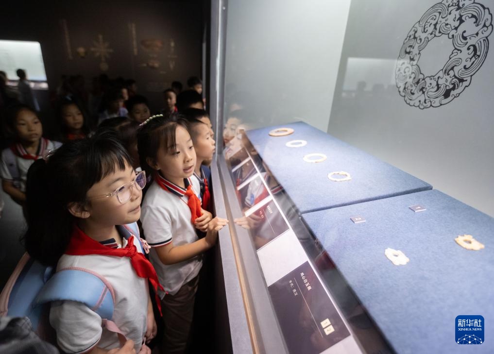 “大汉未央——汉代王室精品文物展”在沪开幕 “大汉未央——汉代王室精品文物展”在沪开幕