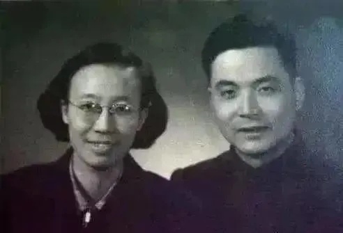 今天,纪念“两弹元勋”邓稼先诞辰100周年! 今天,纪念“两弹元勋”邓稼先诞辰100周年!