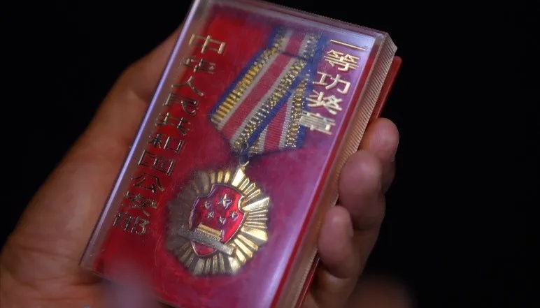 被境外毒枭“悬赏人头”的缉毒警,有话要说…… 被境外毒枭“悬赏人头”的缉毒警,有话要说……