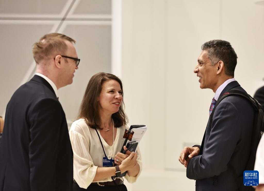 夏季达沃斯论坛丨嘉宾交流沟通畅谈未来 夏季达沃斯论坛丨嘉宾交流沟通畅谈未来