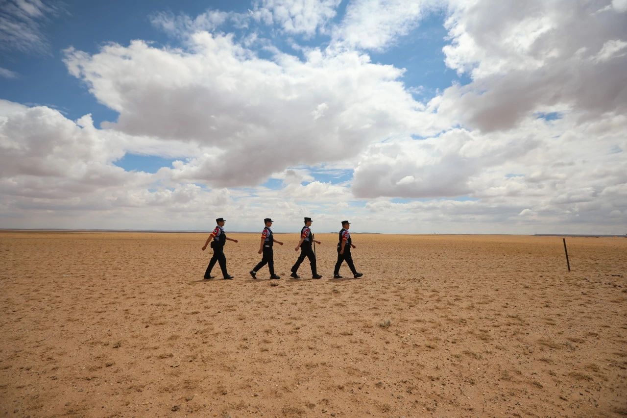 移民管理警察见证，嫦娥六号平安回家！