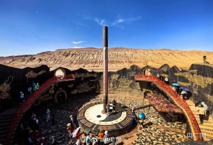 吐鲁番火焰山已备好冰袋和冰镇西瓜 吐鲁番火焰山已备好冰袋和冰镇西瓜