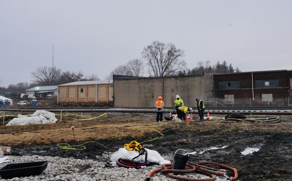 美国“毒列车”事故调查 监管部门认定铁路公司善后不当 美国“毒列车”事故调查 监管部门认定铁路公司善后不当