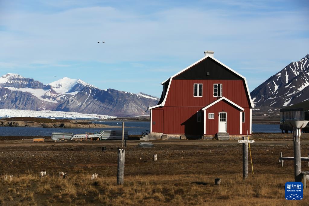 极昼下的地球最北小镇 极昼下的地球最北小镇