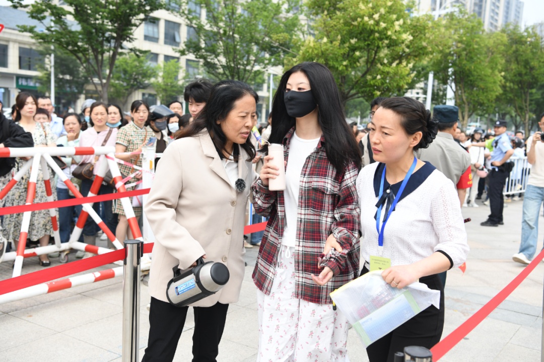 盲人考生郁晓楠，高考过线！